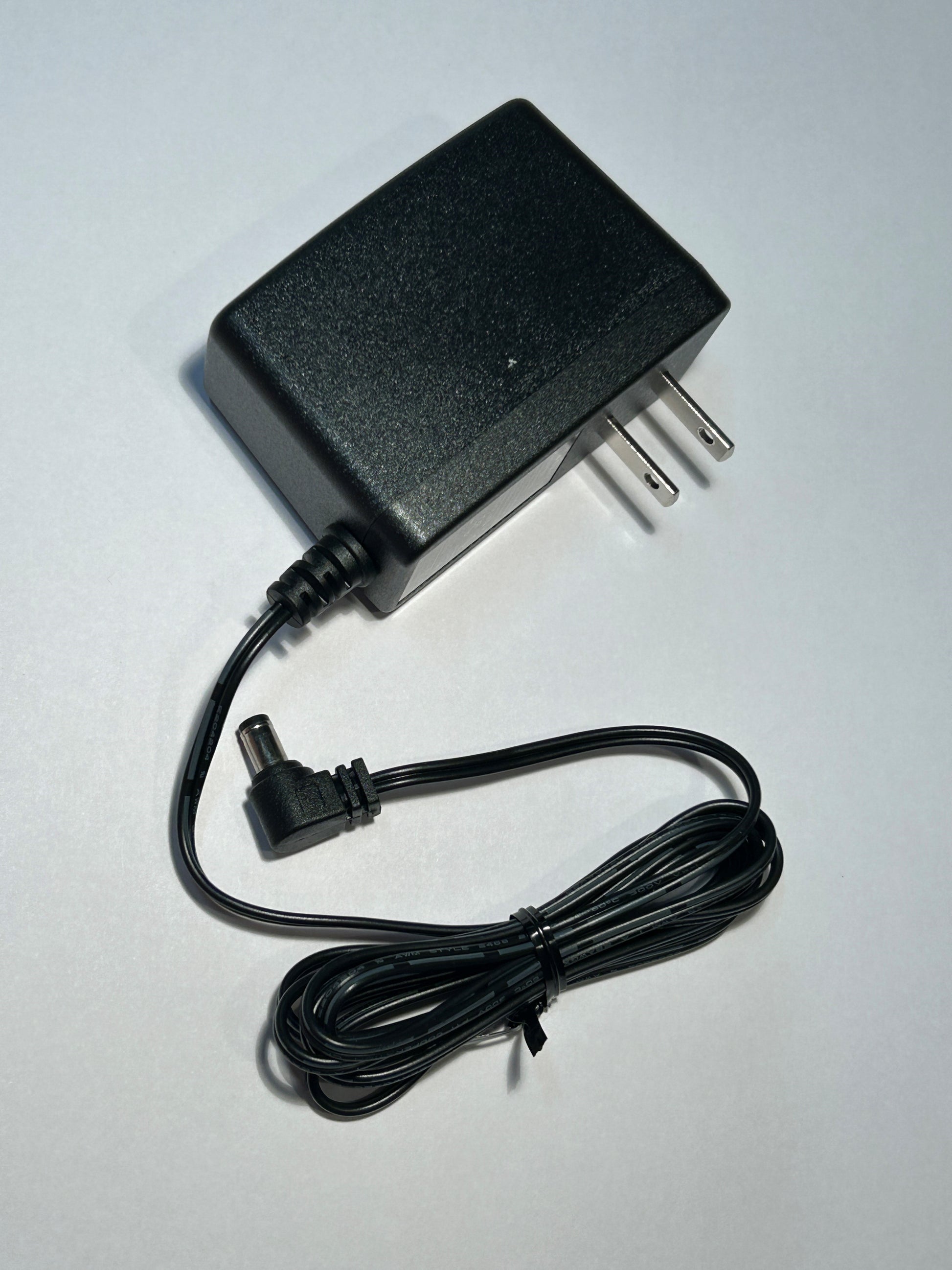 AC/DC Power Adapter (CUI P/N SWI24-24-N-P5R)